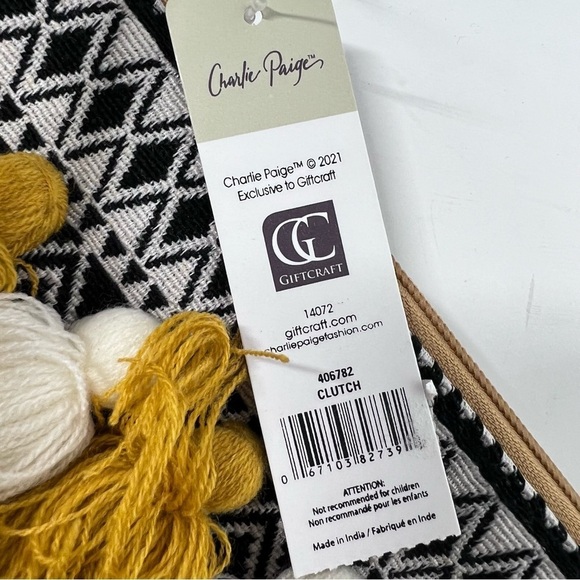 Charlie PAIGE NWT Bohemian Clutch with Tassels and tapestry type fabric - Picture 4 of 6